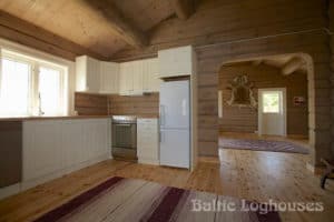 hand crafted log house käsitöö palkmaja, baltic loghouses. Köök - elutuba. Laftehytte norras